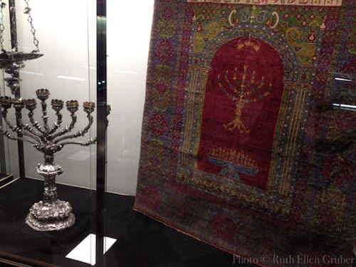 !5th or 16th century parochet from Egypt, in the Padova Jewish museum
